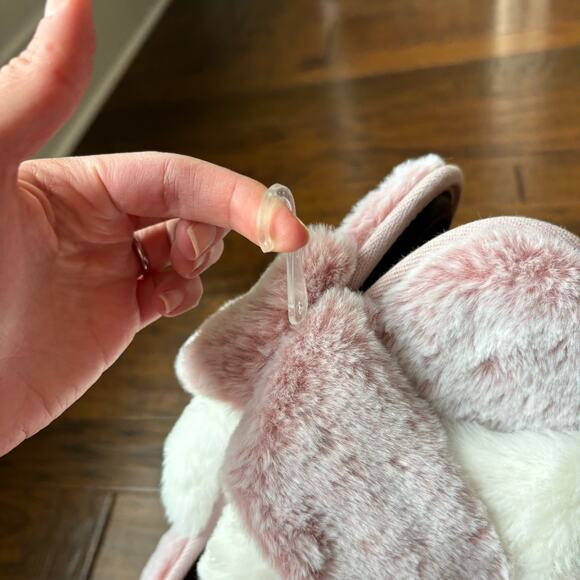 NWOT Victoria’s Secret Pink White Fuzzy Slippers Sz L - Picture 2 of 5